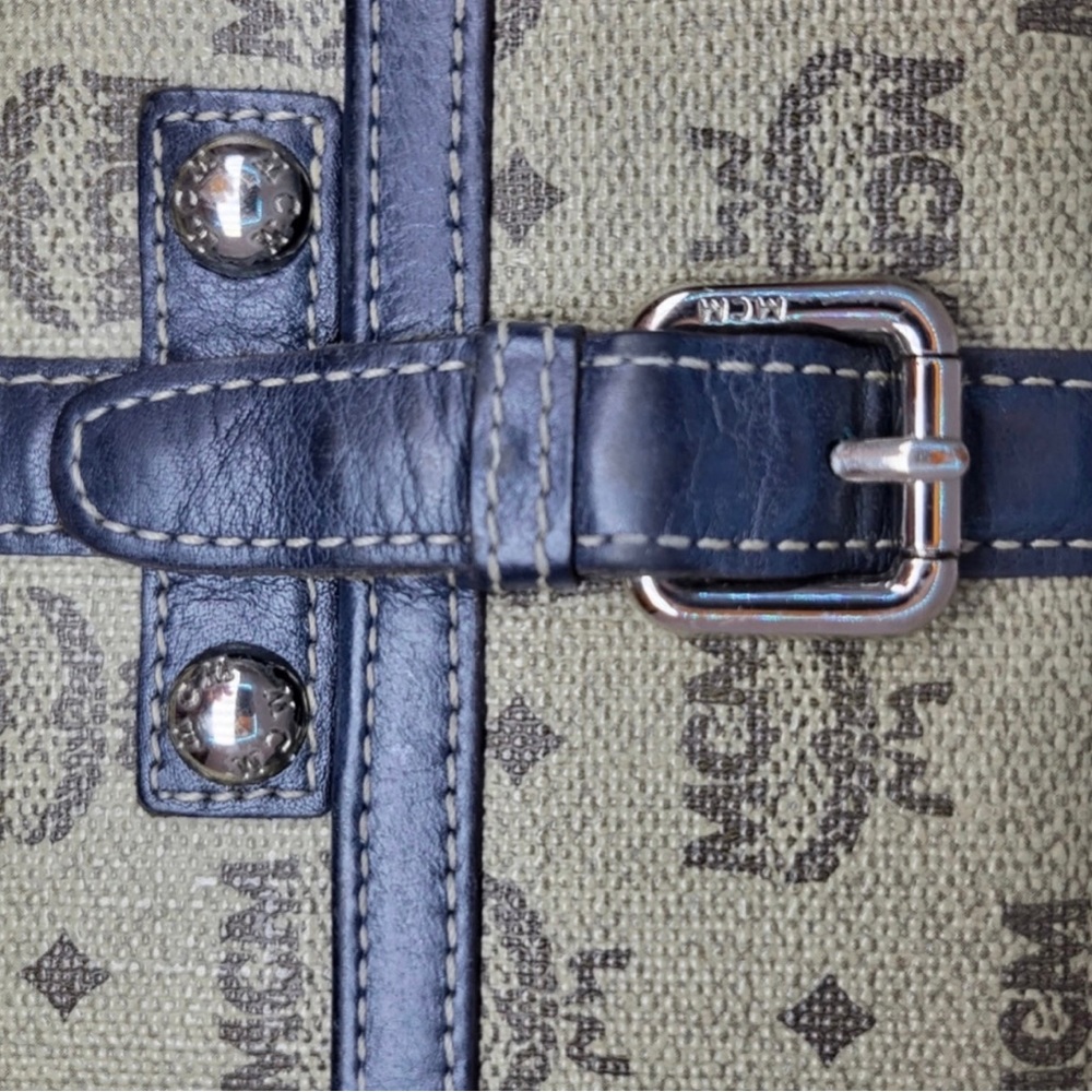 Authentic Mcm Wallet - Picture 4 of 11